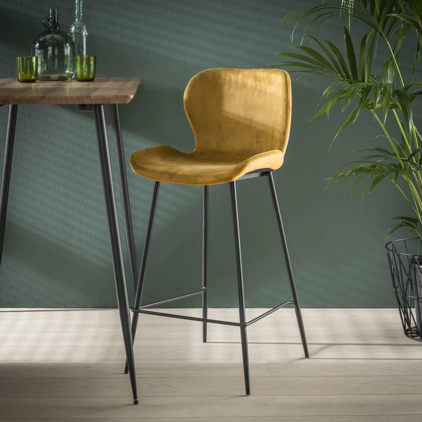 Barkruk Velvet Ronde Buis Goud (zithoogte 67 cm) - Loft24.nl