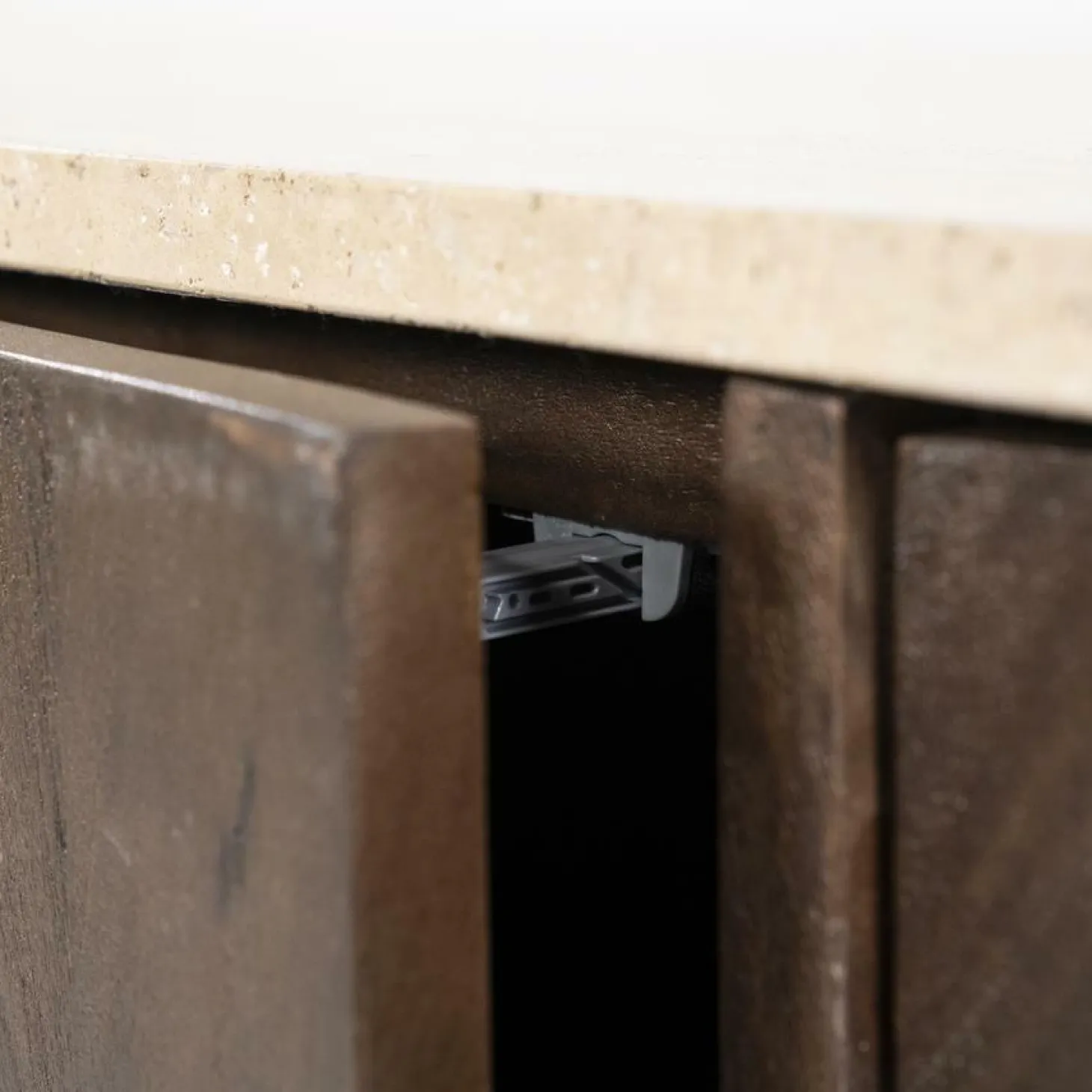 Dressoir Lio Mangohout Travertin 200x41x75cm - bruin - Loft24.nl