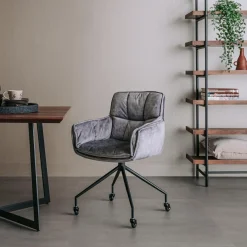 Eetkamerstoel Saronno Velvet met wielen - Lichtgrijs - Loft24.nl