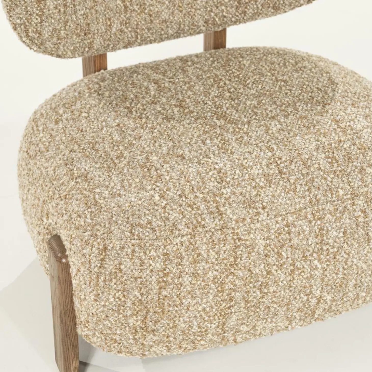 Fauteuil Reza Bouclé en bruin eikenhout - Taupe - Loft24.nl