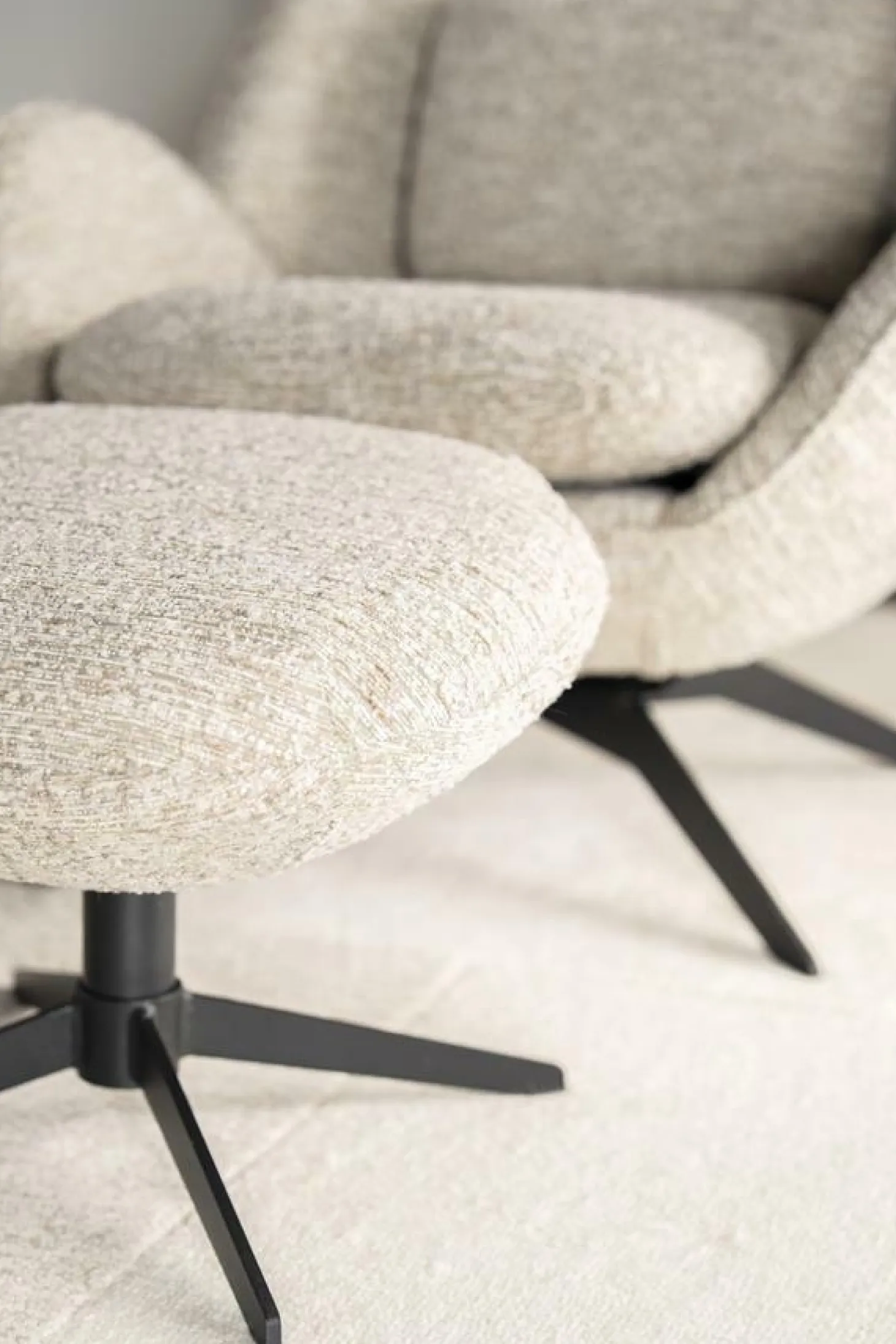 Fauteuil Ryan Met hocker Bouclé - Beige - Loft24.nl