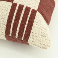 Kussen Twist 35x55 cm - Burgundy - Loft24.nl