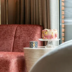 Organische Bijzettafel Fictus - Faux Travertine - Loft24.nl