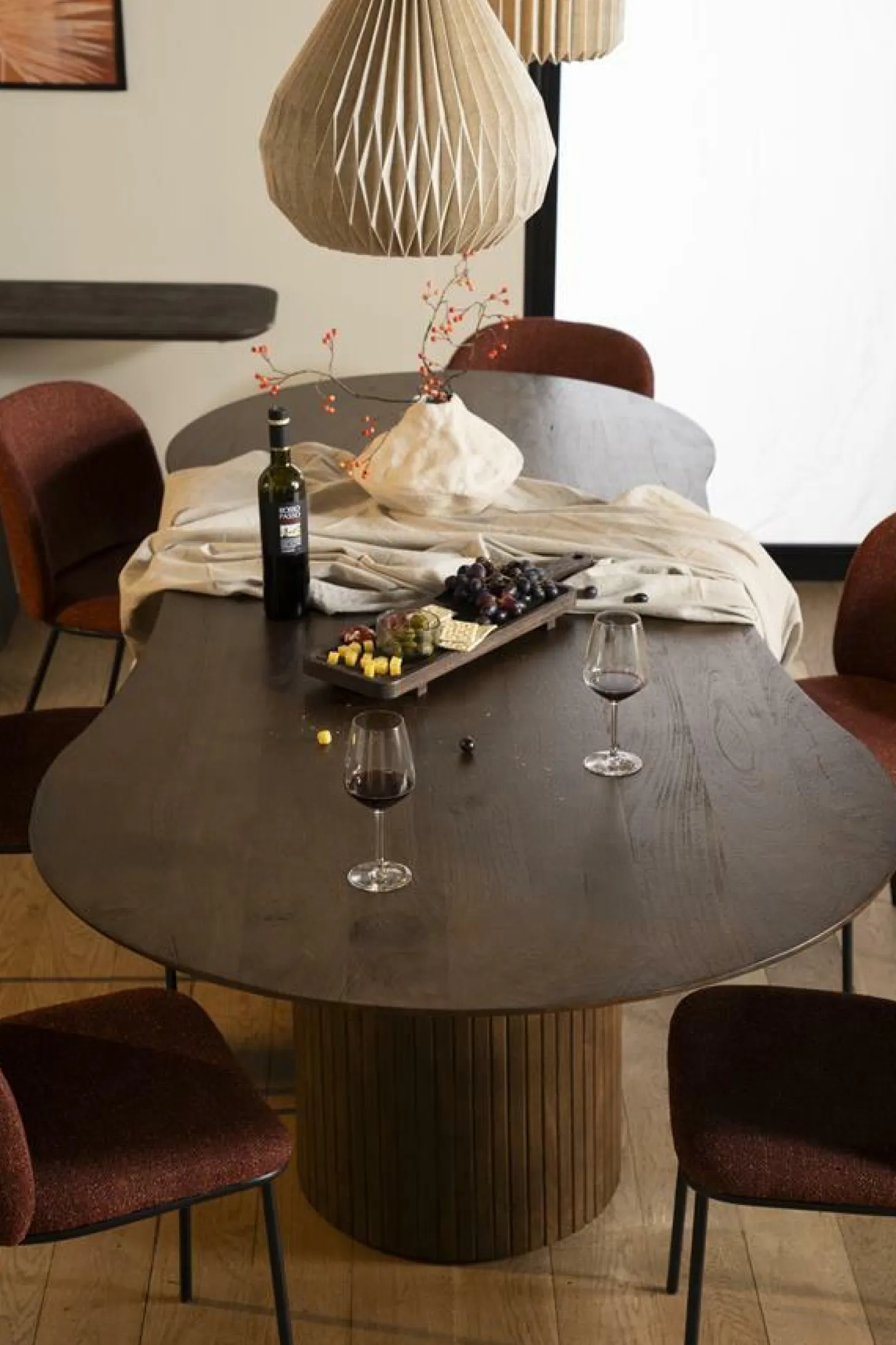 Organische Eettafel Jordy Mangohout 300 x 110cm - Bruin - Loft24.nl