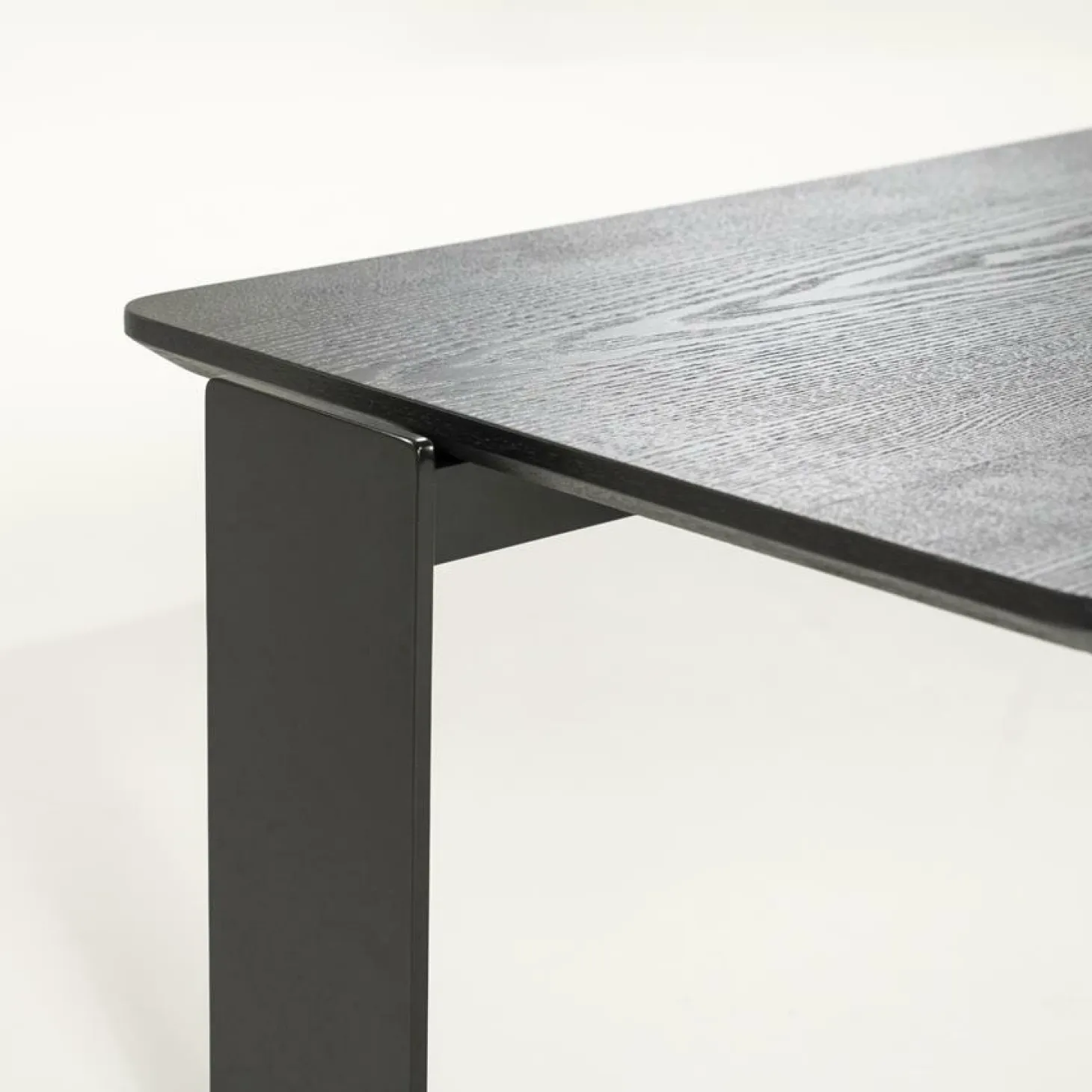 Organische Salontafel Robert Essenhout 150 x 70cm - Zwart - Loft24.nl