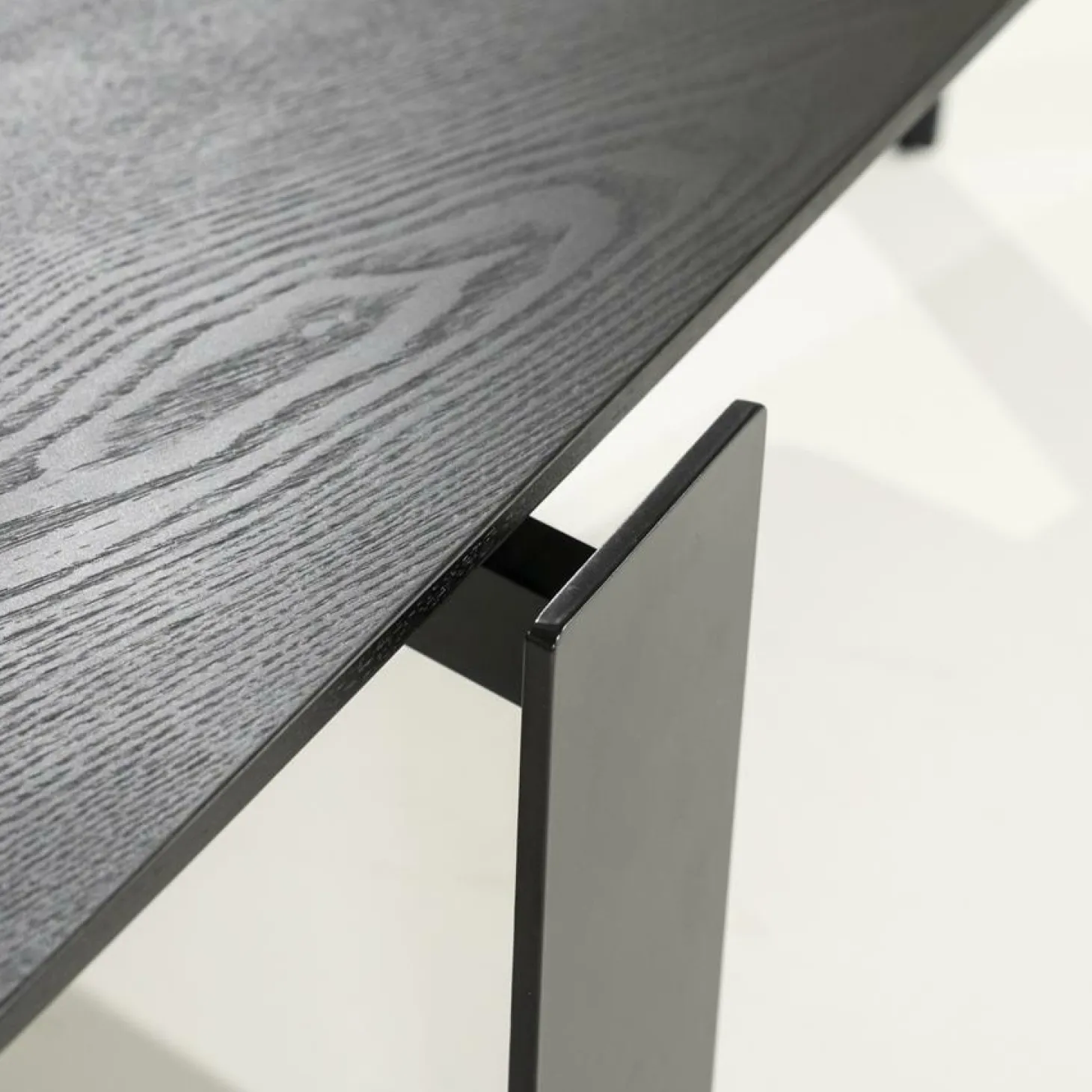 Organische Salontafel Robert Essenhout 150 x 70cm - Zwart - Loft24.nl