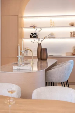 Ovale Eettafel Fictus Faux Travertine 240 x 120 cm - Beige - Loft24.nl