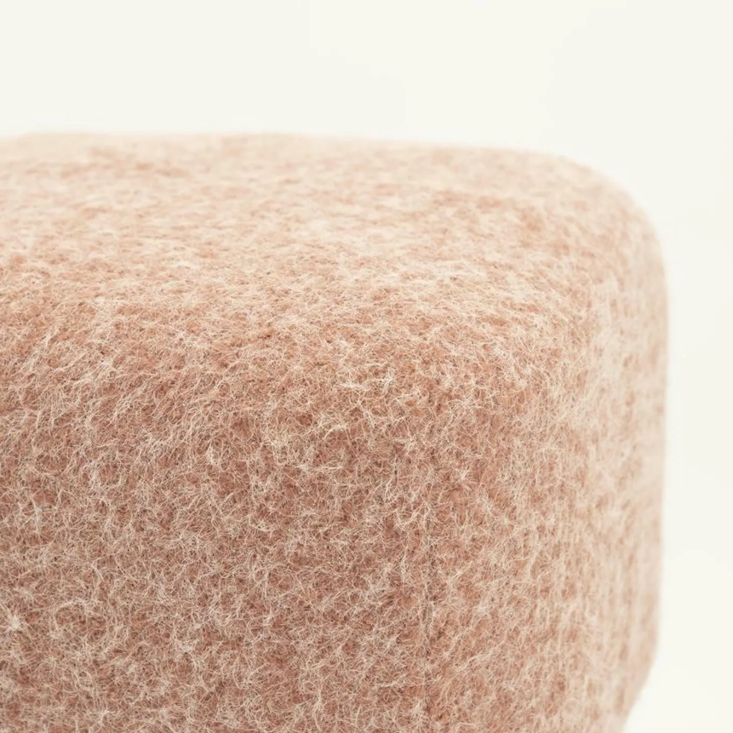 Poef Kelso - roze - Loft24.nl