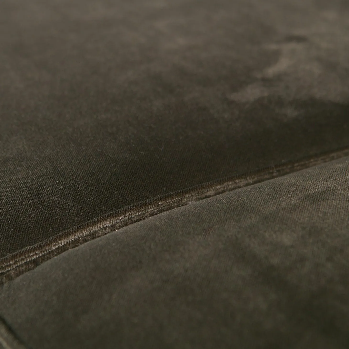 Statement 4-zits bank 280 cm fluweel warm groen - Loft24.nl