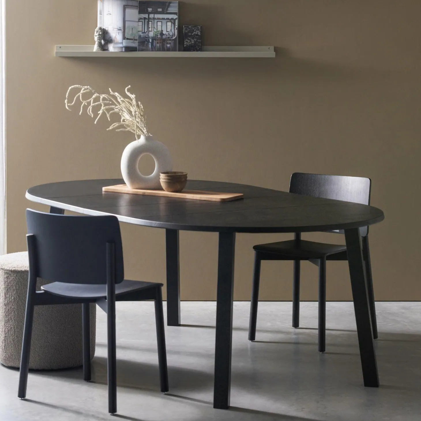 Uitschuifbare Ronde Eettafel Lange Jan Eiken, 120-200 x 120cm, kleur blacknight - Loft24.nl