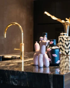 Vaas Kisses Resin kleur Zwart/Roze - Loft24.nl